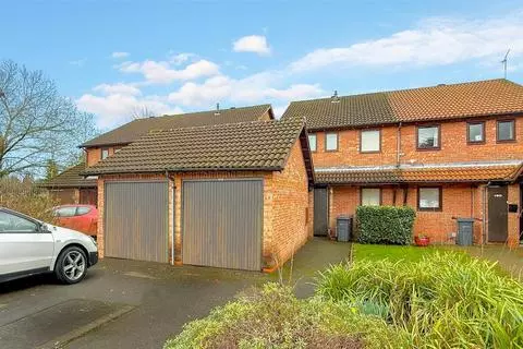 3 bedroom semi-detached house for sale - Photo 2