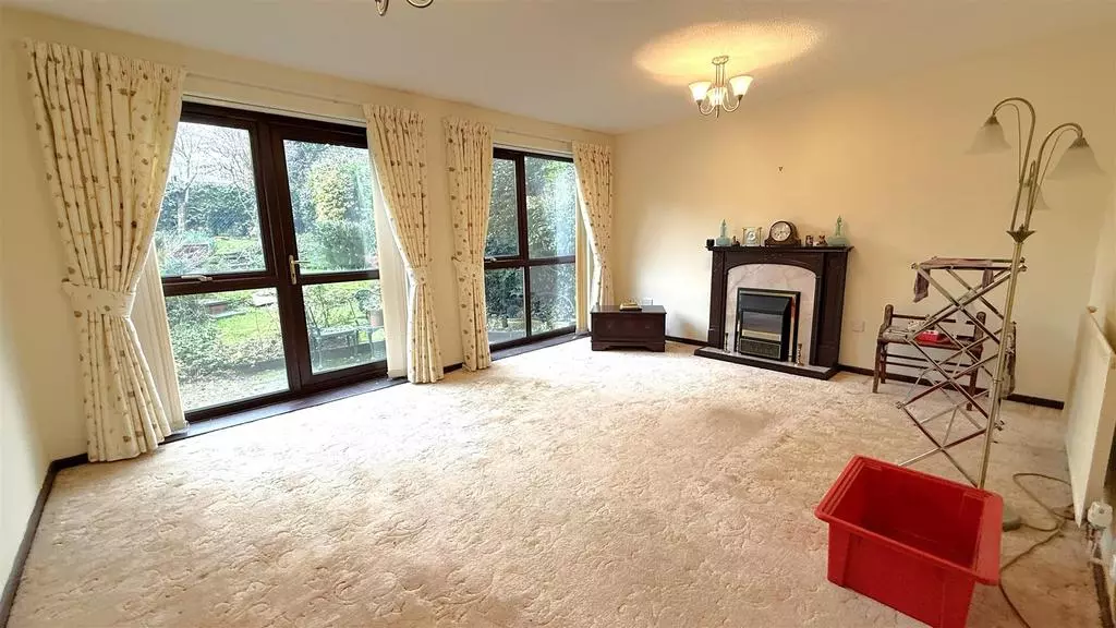 3 bedroom semi-detached house for sale - Photo 7