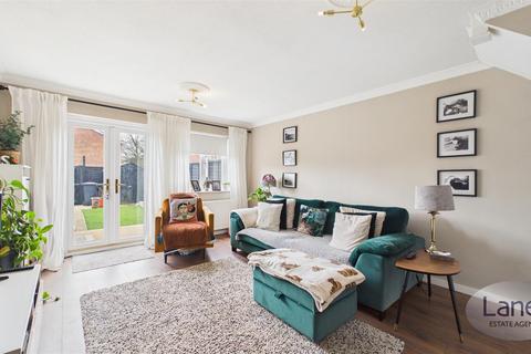 2 bedroom terraced house for sale, Bushbarns, Cheshunt