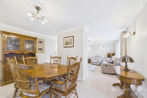 3 bedroom detached bungalow for sale, Creswell Farm Drive, Stafford