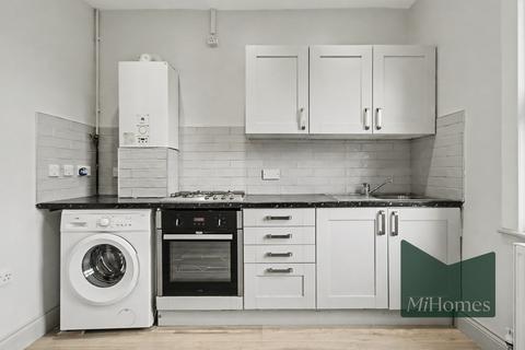 1 bedroom apartment to rent, Woodlands Park Road, London
