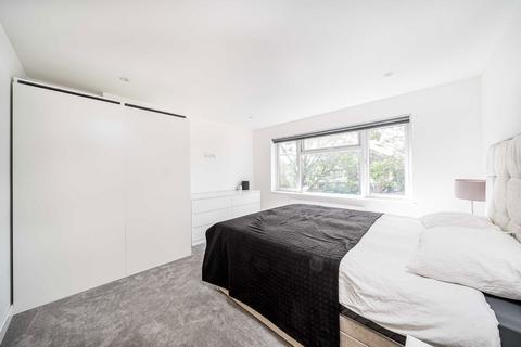 4 bedroom semi-detached house to rent, Sunna Gardens, Sunbury-On-Thames TW16
