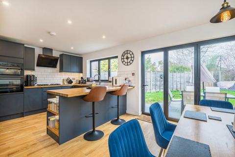 4 bedroom semi-detached house to rent, Sunna Gardens, Sunbury-On-Thames TW16