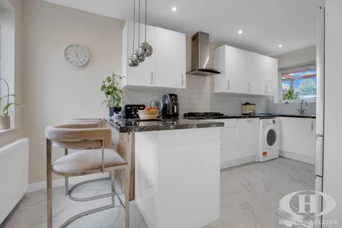 3 bedroom terraced house for sale, North Road, West Drayton