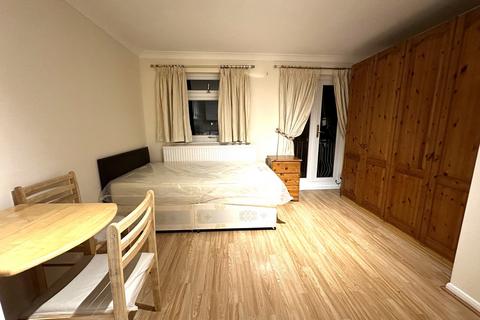 undefined, Rowan Close, South Ealing, London