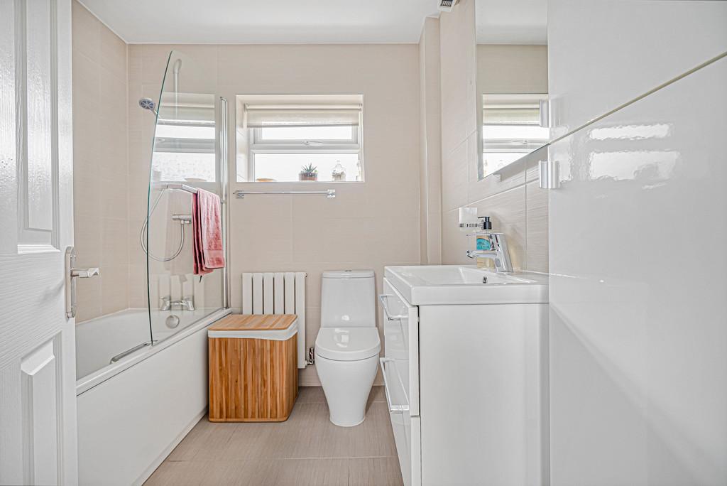 15 74072