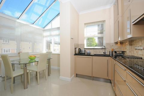 1 bedroom apartment to rent, Shepherds Bush Road