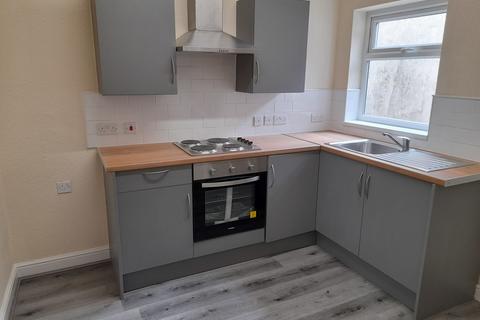 2 bedroom terraced house to rent, Cardigan Avenue, Fenchurch Street, HULL, HU5 1JG, UK