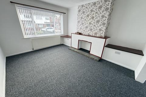3 bedroom semi-detached house to rent, Elizabeth Avenue, Wolverhampton WV4