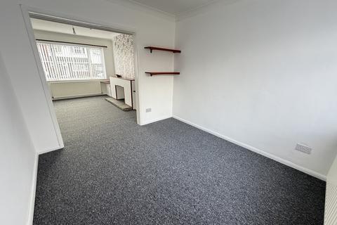 3 bedroom semi-detached house to rent, Elizabeth Avenue, Wolverhampton WV4