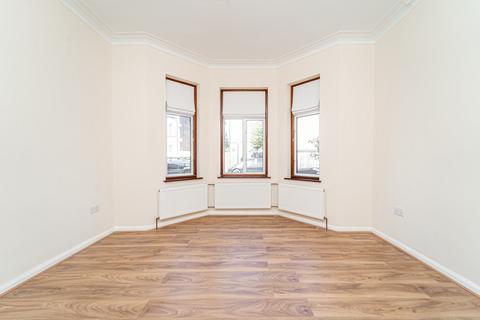 4 bedroom detached house to rent, Park Drive, Grange Park , London