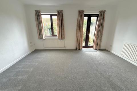 2 bedroom terraced house to rent, Dinsdale Gardens, Rustington