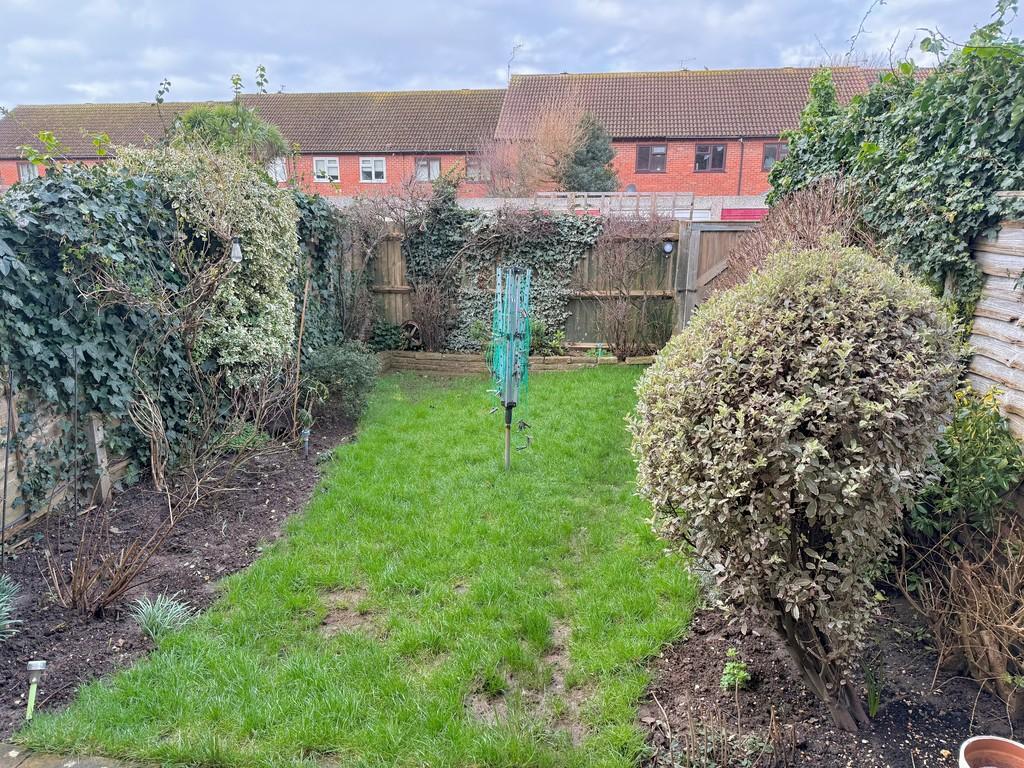6 Dinsdale Gardens Garden