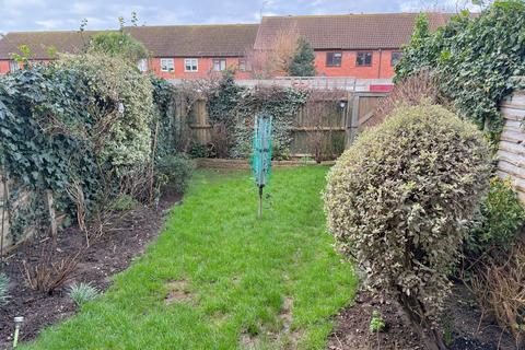 2 bedroom terraced house to rent, Dinsdale Gardens, Rustington