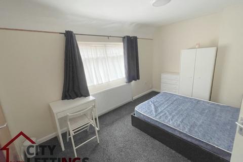 2 bedroom terraced house to rent, Fraser Road, The Meadows