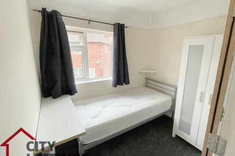 2 bedroom terraced house to rent, Fraser Road, The Meadows