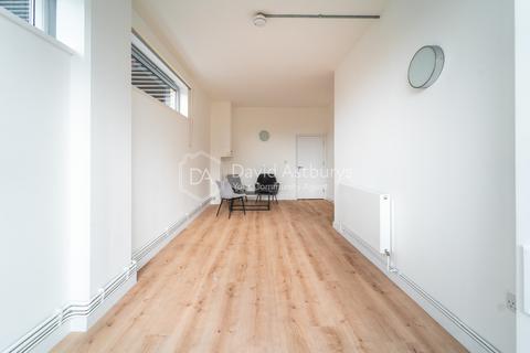 2 bedroom flat to rent, Arbutus Street, Dalston