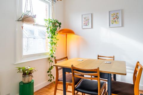 2 bedroom apartment for sale, Windus Road, Stoke Newington, London, N16