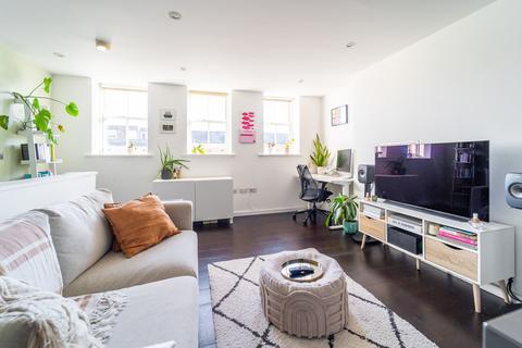 1 bedroom apartment for sale, Pissarro House, Augustas Lane, Islington, N1