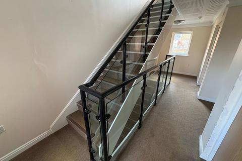 2 bedroom apartment to rent, Beckford Court, Manchester M29