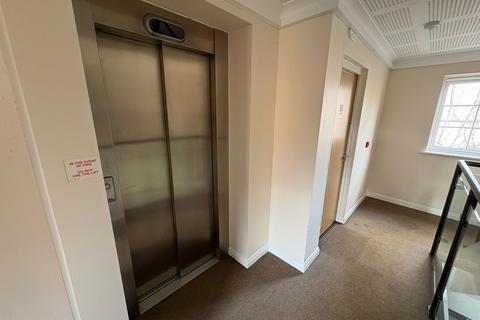 2 bedroom apartment to rent, Beckford Court, Manchester M29
