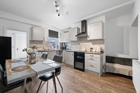 3 bedroom terraced house for sale, Burton Road, Barnsley S71