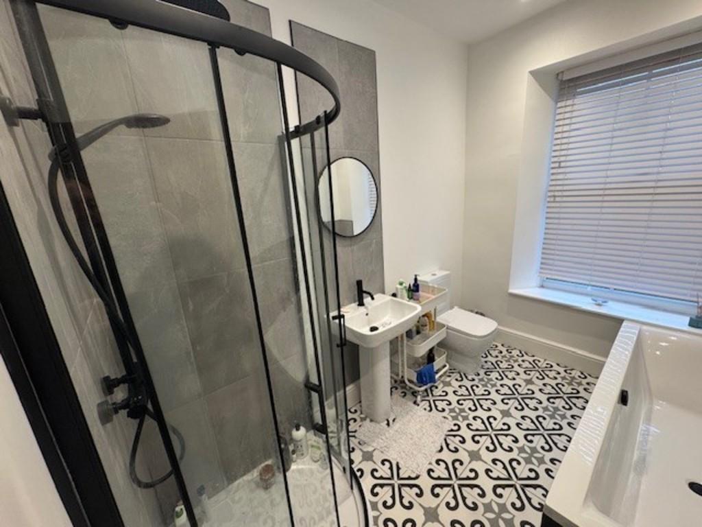 Shower parkers