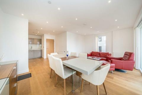 3 bedroom flat to rent, Turnberry Quay, London E14
