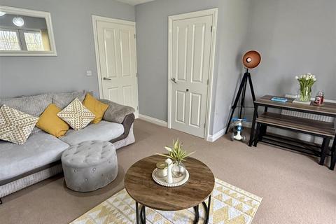 2 bedroom semi-detached house for sale, Clos Y Gwendraeth, Gorslas, Llanelli