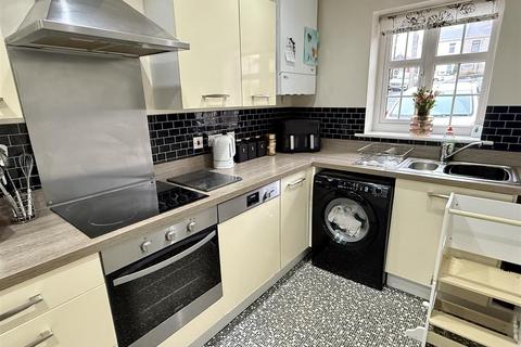 2 bedroom semi-detached house for sale, Clos Y Gwendraeth, Gorslas, Llanelli