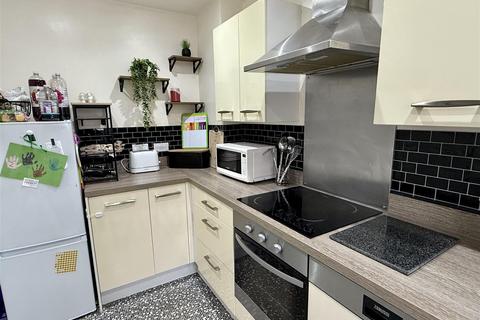 2 bedroom semi-detached house for sale, Clos Y Gwendraeth, Gorslas, Llanelli