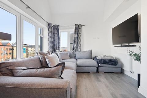 3 bedroom flat to rent, Rolfe Road, Chelmsford Garden CM1