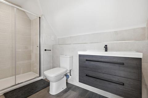 3 bedroom flat to rent, Rolfe Road, Chelmsford Garden CM1
