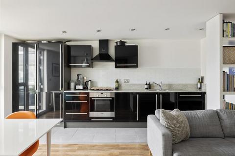 2 bedroom apartment to rent, Sharpley Court, London SE1