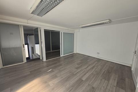 Retail property (high street) to rent, 544-546 Ley St Ilford IG2 7DB