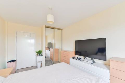 2 bedroom flat for sale, Osprey Heights, Clapham Junction, London, SW11