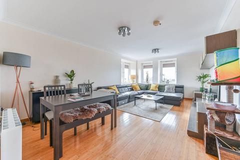 2 bedroom flat for sale, London Road, Norbury, London, SW16