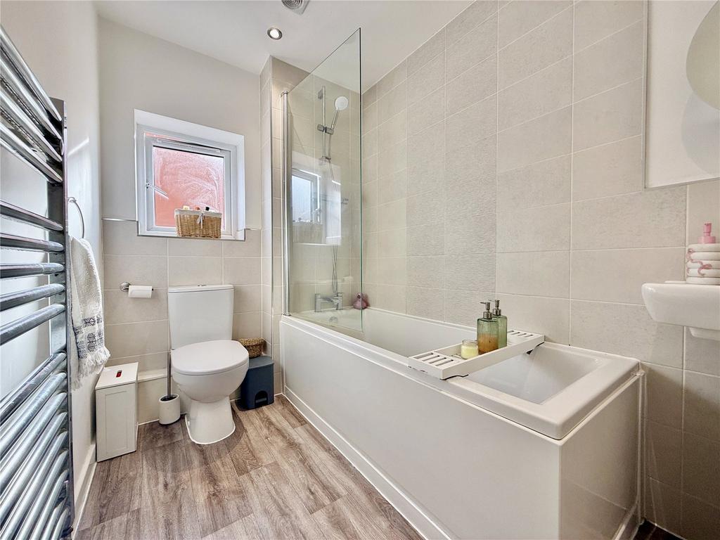 Bathroom 1-1