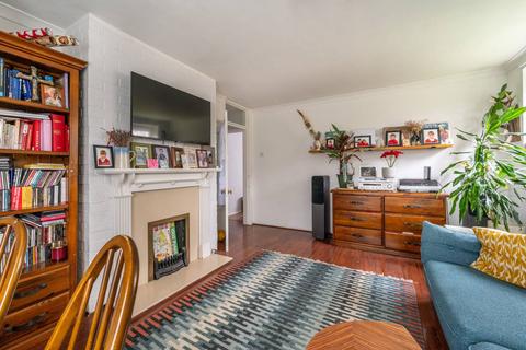 2 bedroom flat for sale, Brading Crescent, Aldersbrook, London, E11
