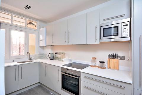 2 bedroom flat to rent, Queen Alexander Mansions, Bloomsbury, London, WC1H