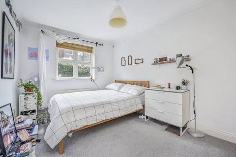 2 bedroom flat to rent, Bakery Close, Oval, London, SW9