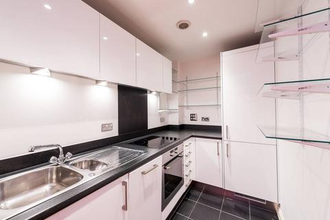 Studio to rent, Battersea Park Road, SW8, Battersea, London, SW8