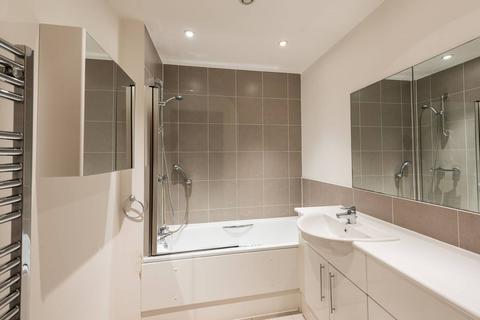 Studio to rent, Battersea Park Road, SW8, Battersea, London, SW8