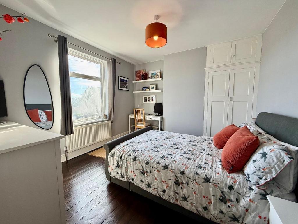 Bedroom 2.jpg