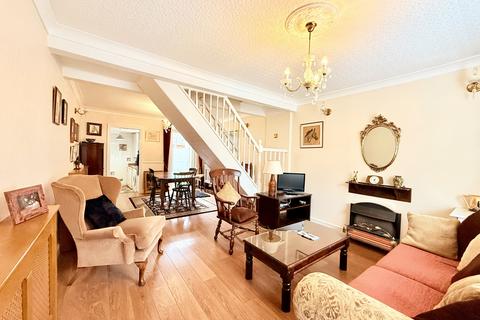 3 bedroom terraced house for sale, Elm Road, Grays