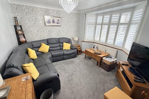 3 bedroom end of terrace house for sale, Grange Road, Grays
