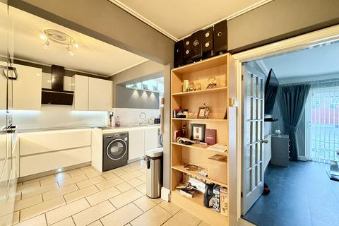 3 bedroom semi-detached house for sale, Ludlow Place, Grays