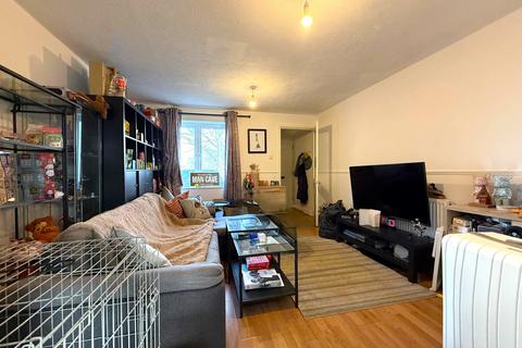 2 bedroom terraced house to rent, Amblecote Meadows, London SE12