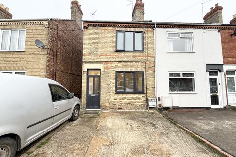3 bedroom end of terrace house to rent, New Road, PETERBOROUGH PE2