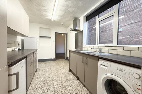 3 bedroom end of terrace house to rent, New Road, PETERBOROUGH PE2